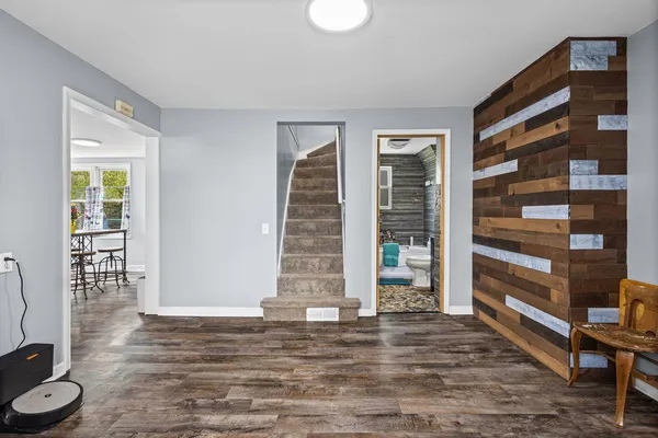 $385,000 | 603 West Main Street, Cary, IL 60013