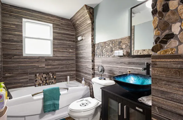 $385,000 | 603 West Main Street, Cary, IL 60013