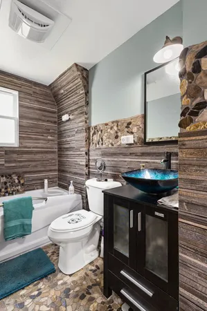 $385,000 | 603 West Main Street, Cary, IL 60013