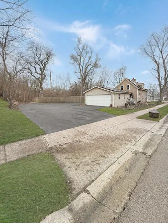 $385,000 | 603 West Main Street, Cary, IL 60013