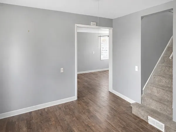 $385,000 | 603 West Main Street, Cary, IL 60013