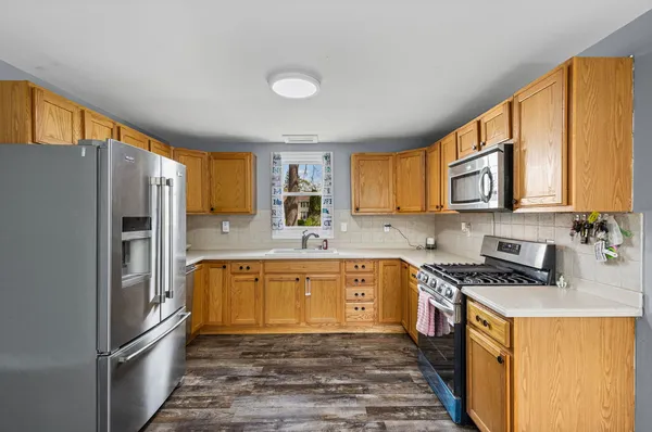 $385,000 | 603 West Main Street, Cary, IL 60013