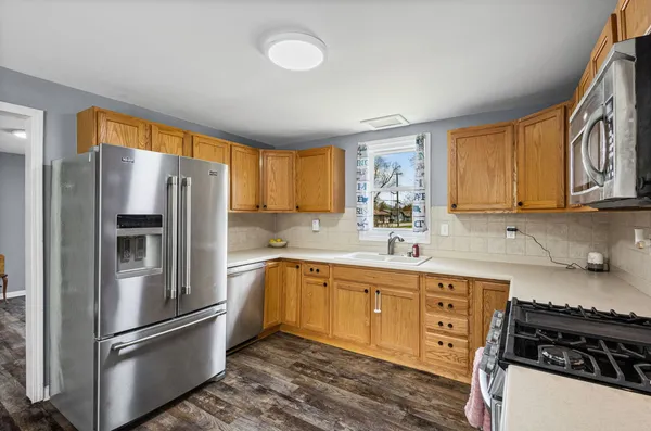 $385,000 | 603 West Main Street, Cary, IL 60013