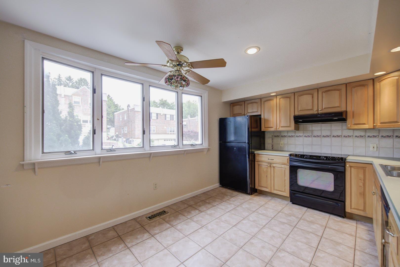 7430 Hill Road Philadelphia, PA 19128 - Photo 6 of 32 Gallery Image 6