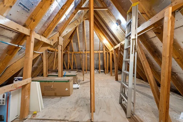 a view of an outdoor space