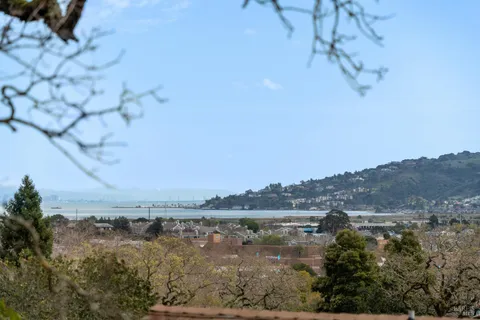$2,195,000 | 123 Almenar Drive, Greenbrae, CA 94904
