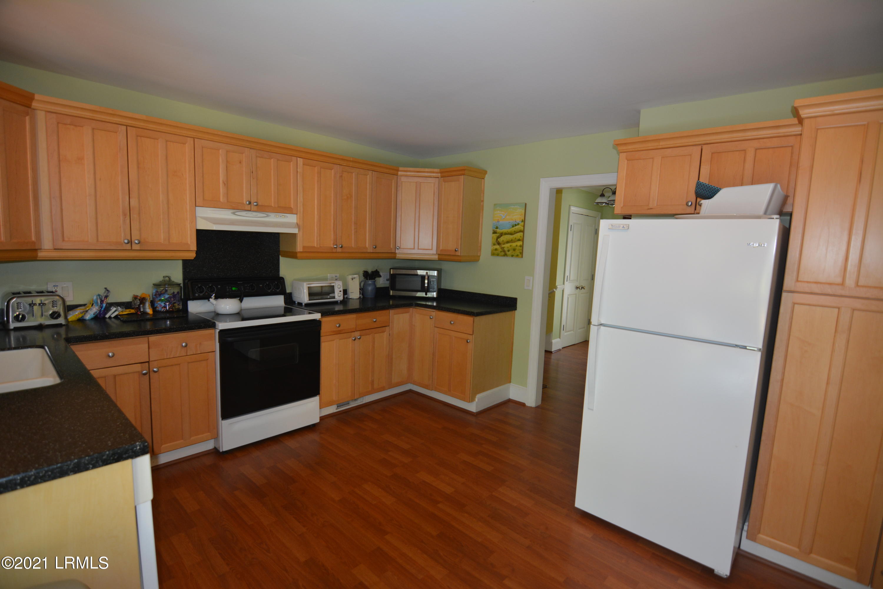 650 Dolphin Road Fripp Island, SC 29920 - Photo 9 of 34 10 650