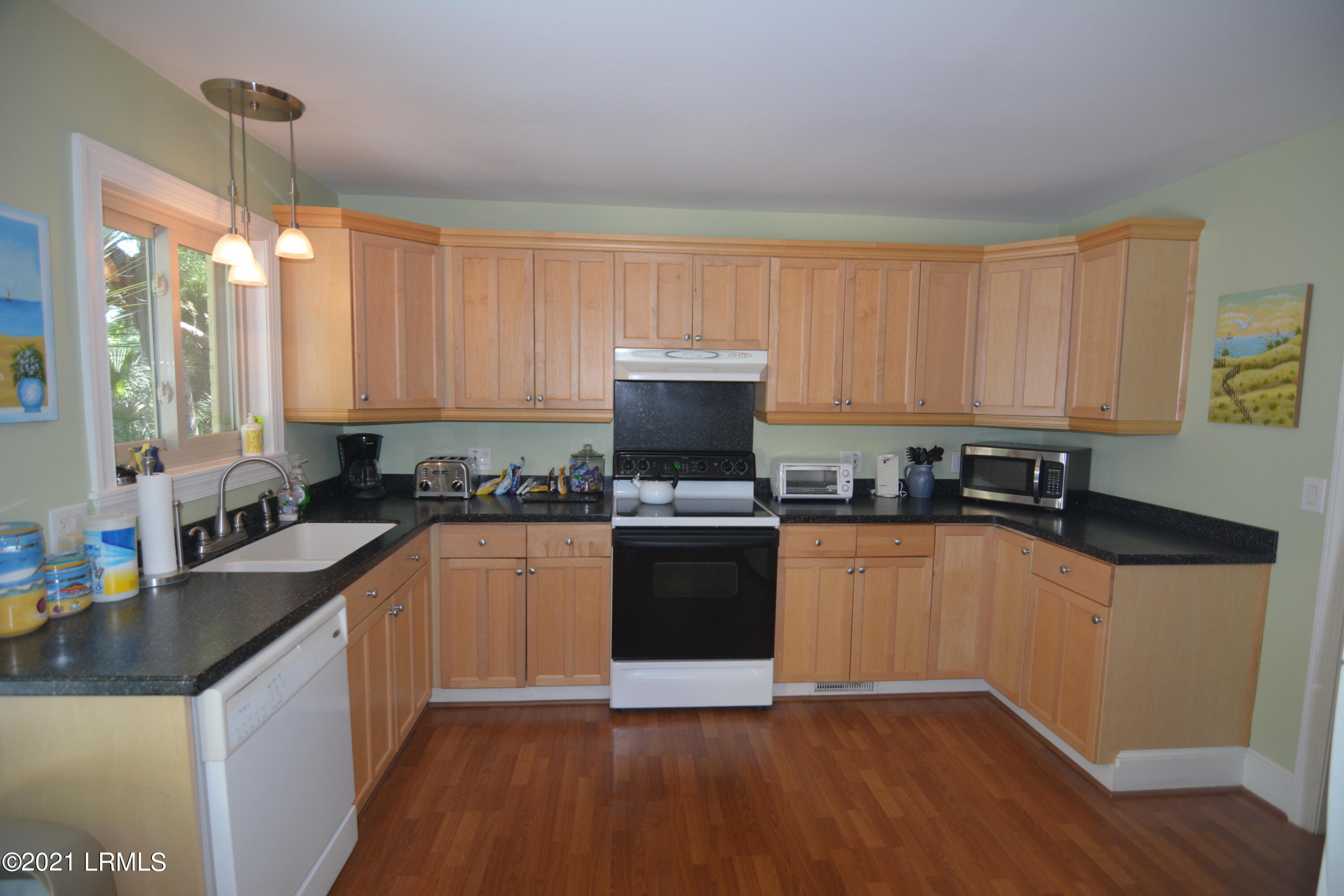 650 Dolphin Road Fripp Island, SC 29920 - Photo 10 of 34 11 650