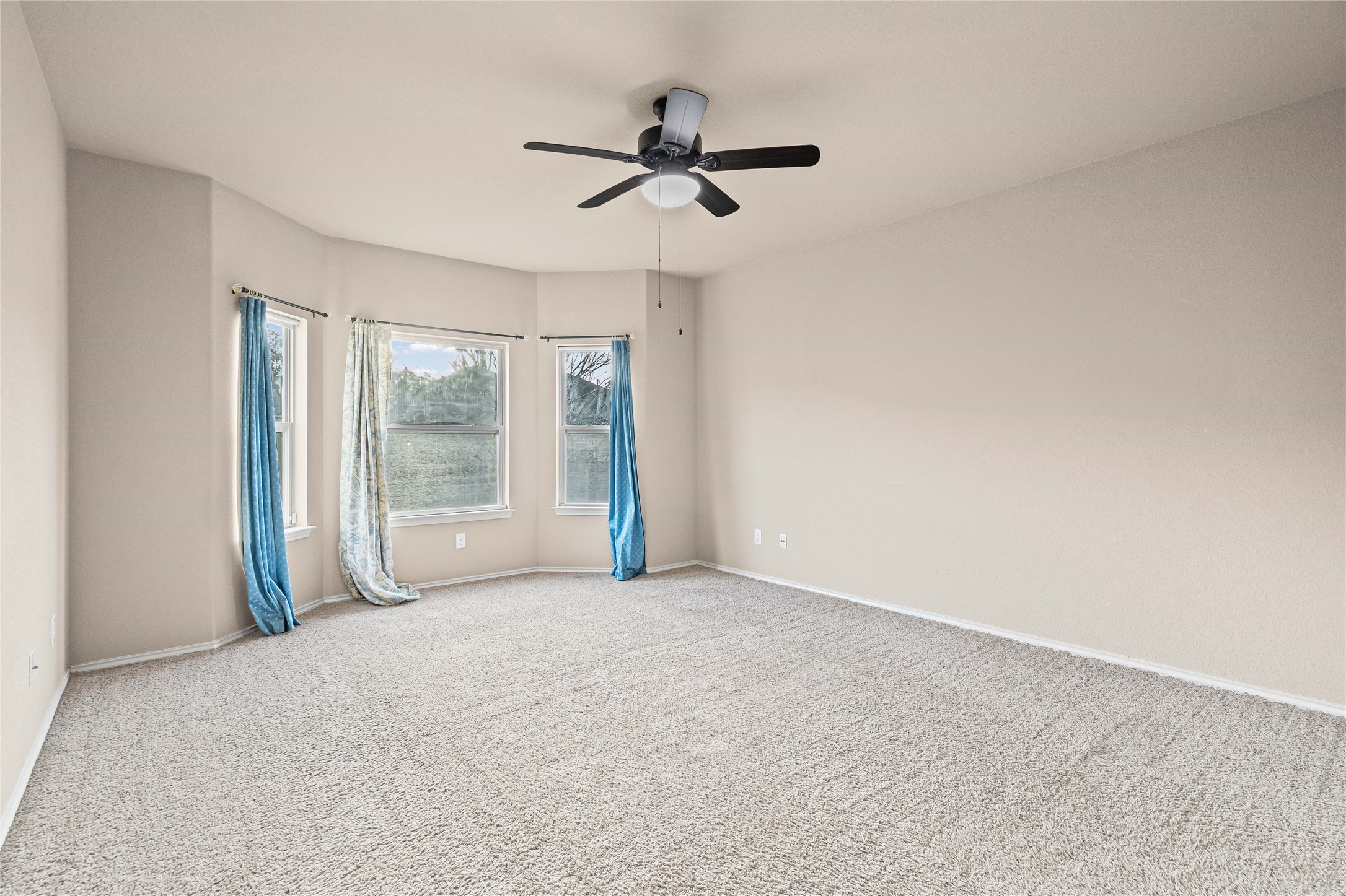 11741 Easy Street Austin, TX 78748 - Photo 15 of 27 a view of an empty room with a window