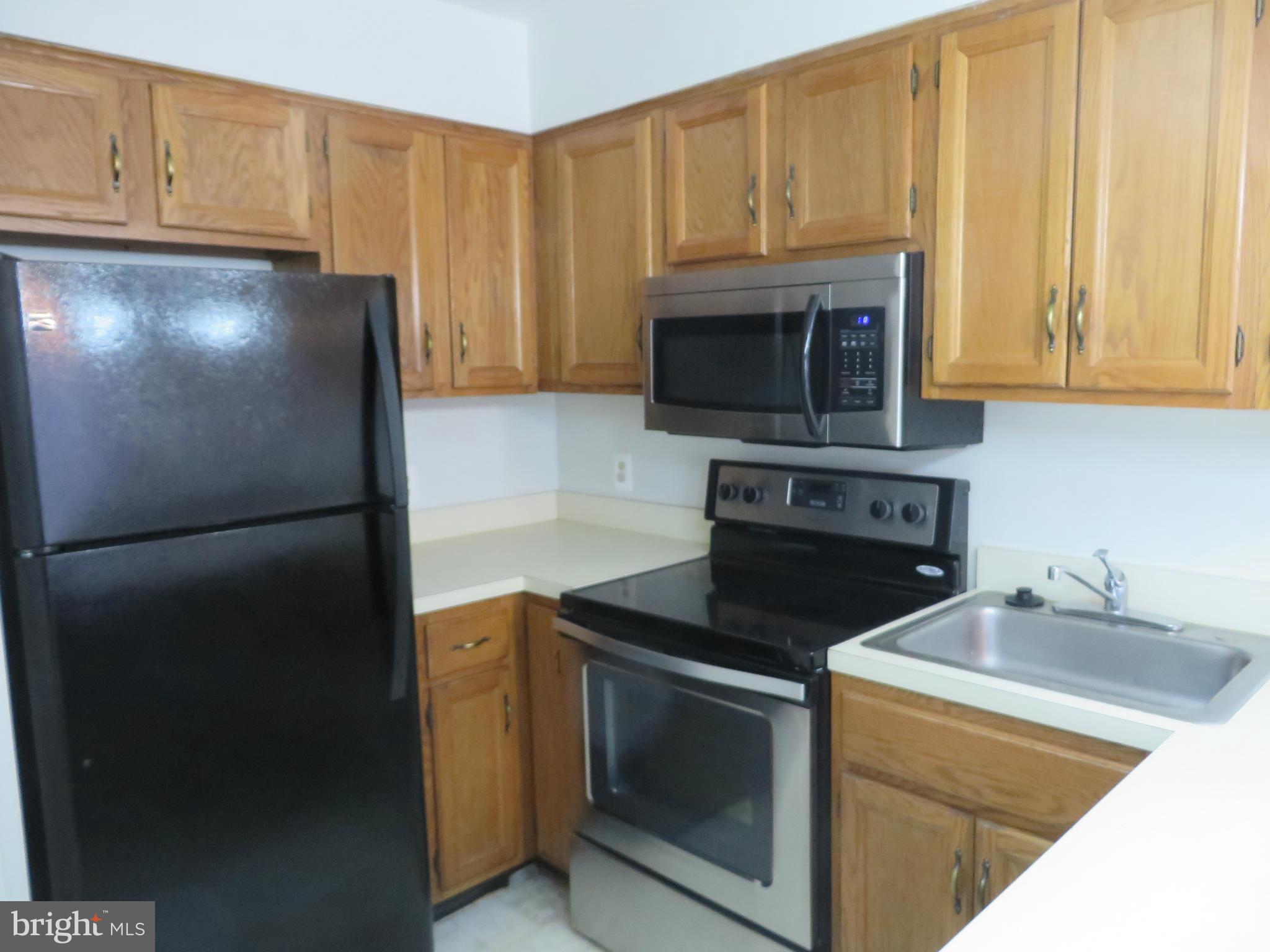 6013 Sunset Ridge Court Centreville, VA 20121 - Photo 3 of 7 Kitchen