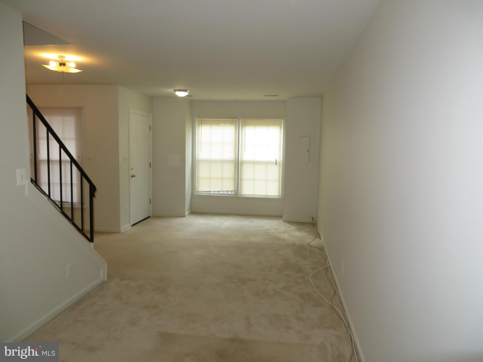 6013 Sunset Ridge Court Centreville, VA 20121 - Photo 5 of 7 Living Room