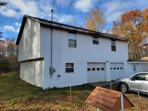 $249,000 | 46-48 Overfar Way, Hermon, ME 04401