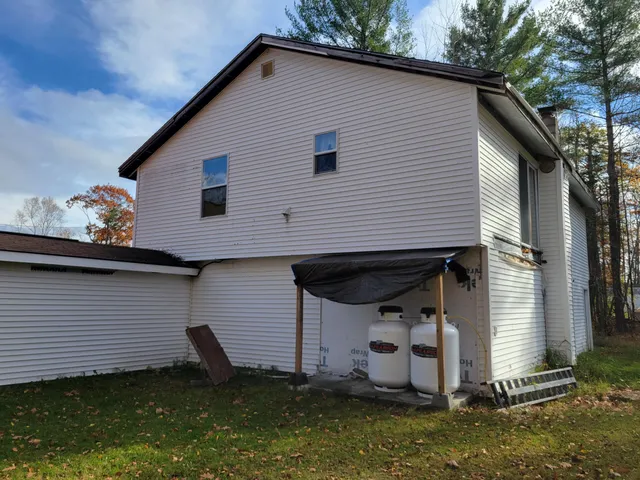 $325,000 | 46-48 Overfar Way, Hermon, ME 04401