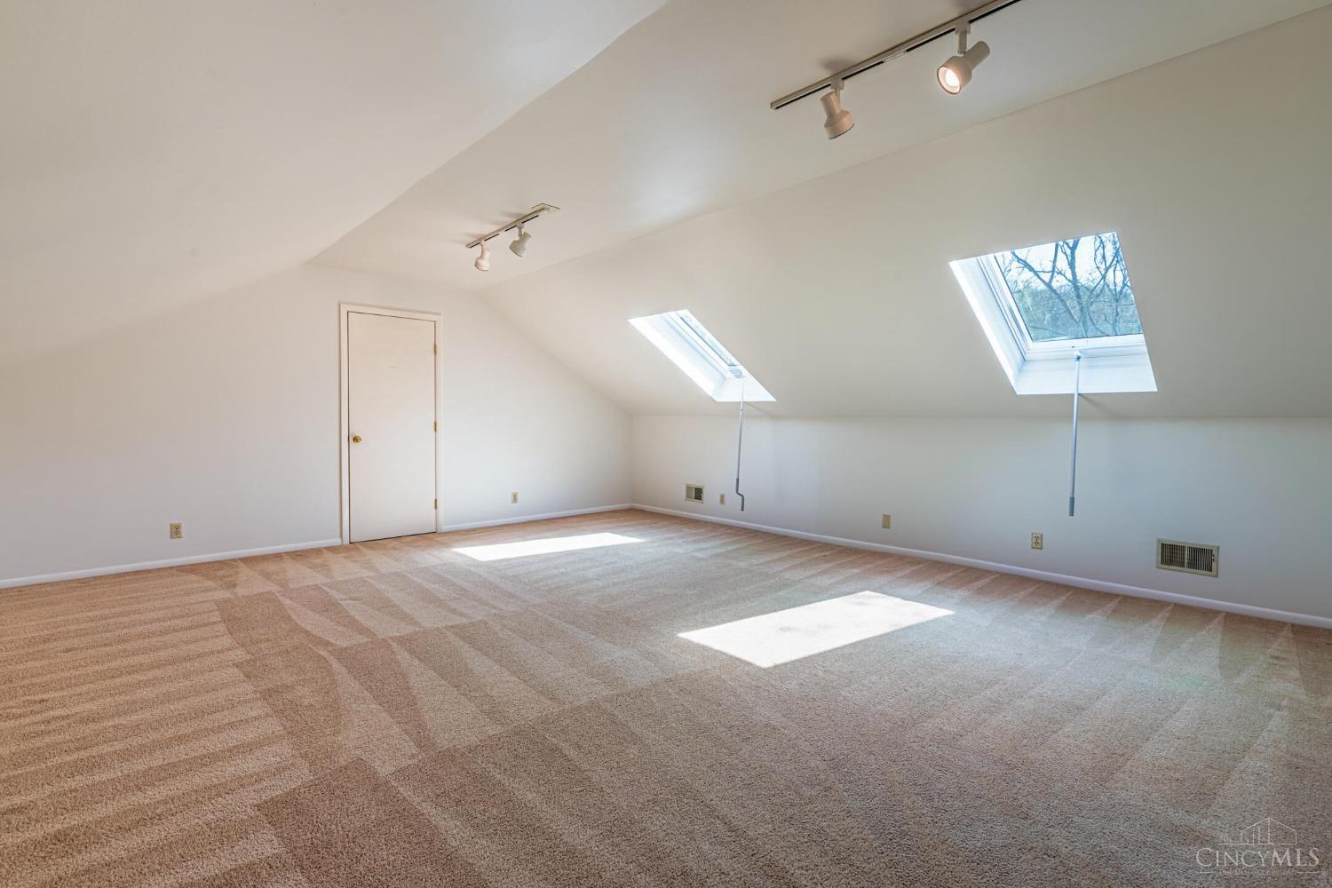 6944 Five Mile Road Cincinnati, OH 45230 - Photo 31 of 50 Gallery Image 31