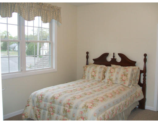319 Springdale Road Westfield, MA 01085 - Photo 9 of 10 Gallery Image 9