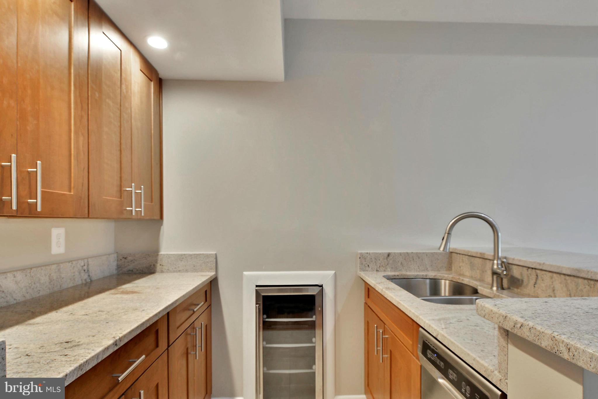 480 South River Landing Road, Unit 480 Edgewater, MD 21037 - Photo 12 of 30 Family Room