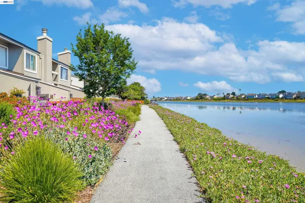 $1,390,000 | 3325 Kimberly Way, San Mateo, CA 94403