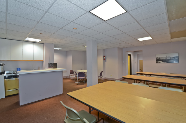 2432 West Greenleaf Avenue, Unit 2 Chicago, IL 60645 - Photo 5 of 6