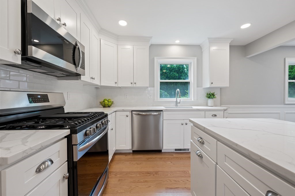 8 Shepard Street Marblehead, MA 01945 - Photo 8 of 27 Gallery Image 8
