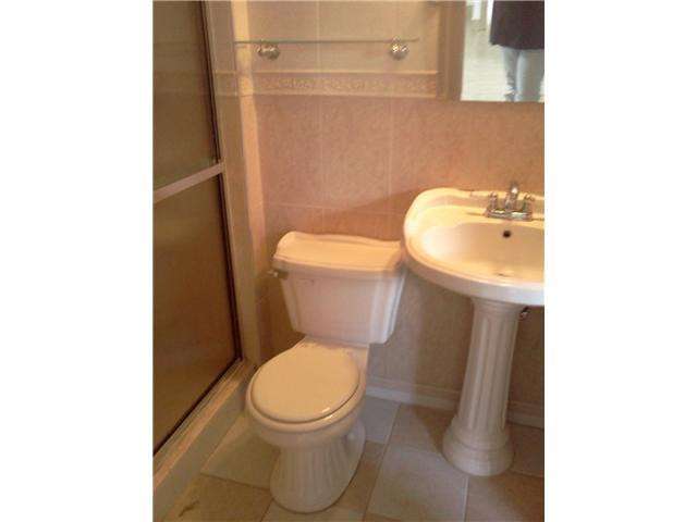 7880 Raleigh Street Hollywood, FL 33024 - Photo 2 of 7 Bath/Spa Master