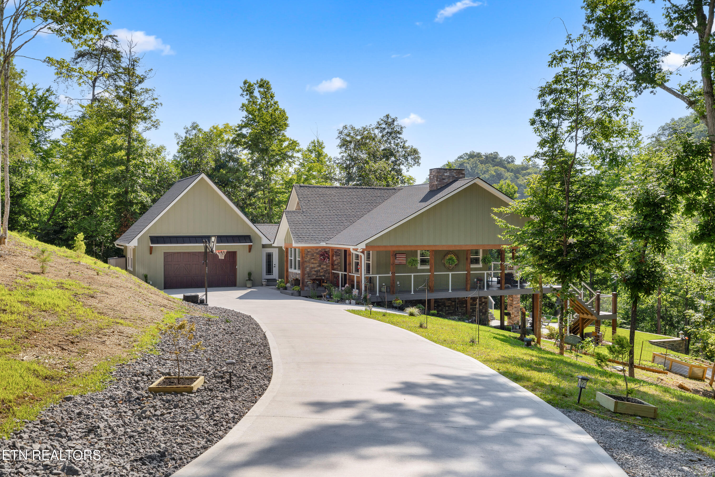 300 Black Fox Road Washburn, TN 37888 - Photo 1 of 53 Easy driveway to the house and garage