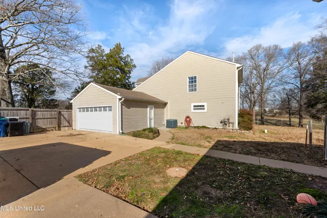 $369,998 | 190 Getwell Road, Hernando, MS 38632