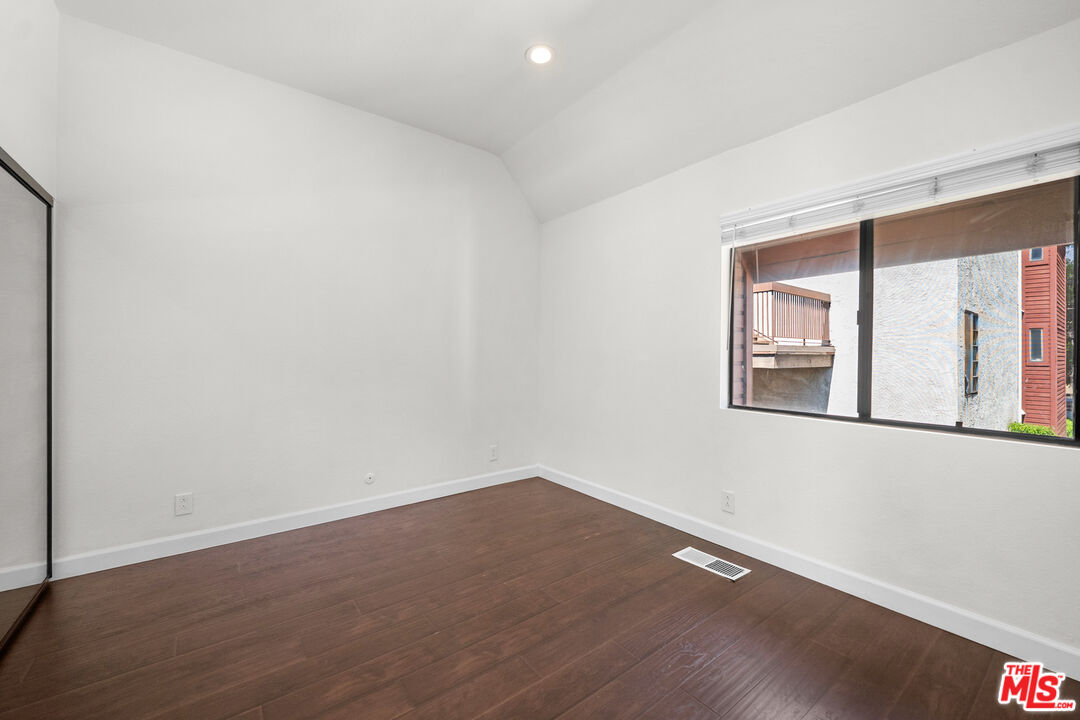 230 Bethany Road, Unit 120 Burbank, CA 91504 - Photo 22 of 34 Gallery Image 22