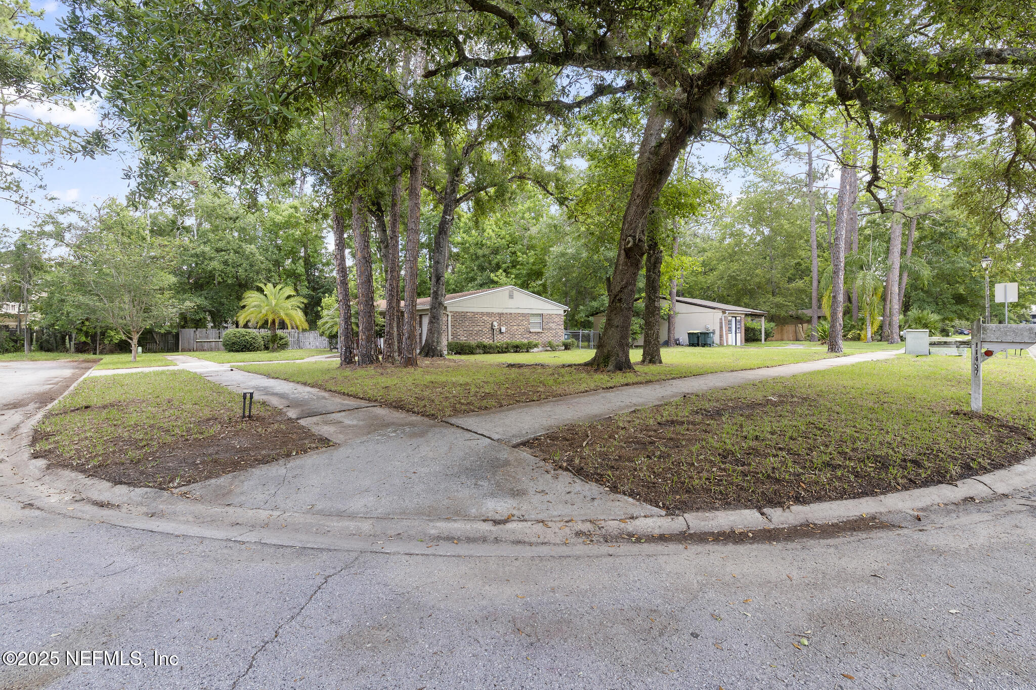 11437 Ricky Way Jacksonville, FL 32223 - Photo 24 of 25 11437 Ricky Way 051425 024