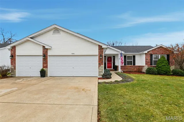 $368,999 | 1916 Providence Estate Drive, Wentzville, MO 63385