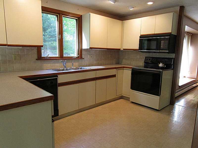 86 Bramble Bush Road Coventry, RI 02816 - Photo 8 of 25 Kitchen.