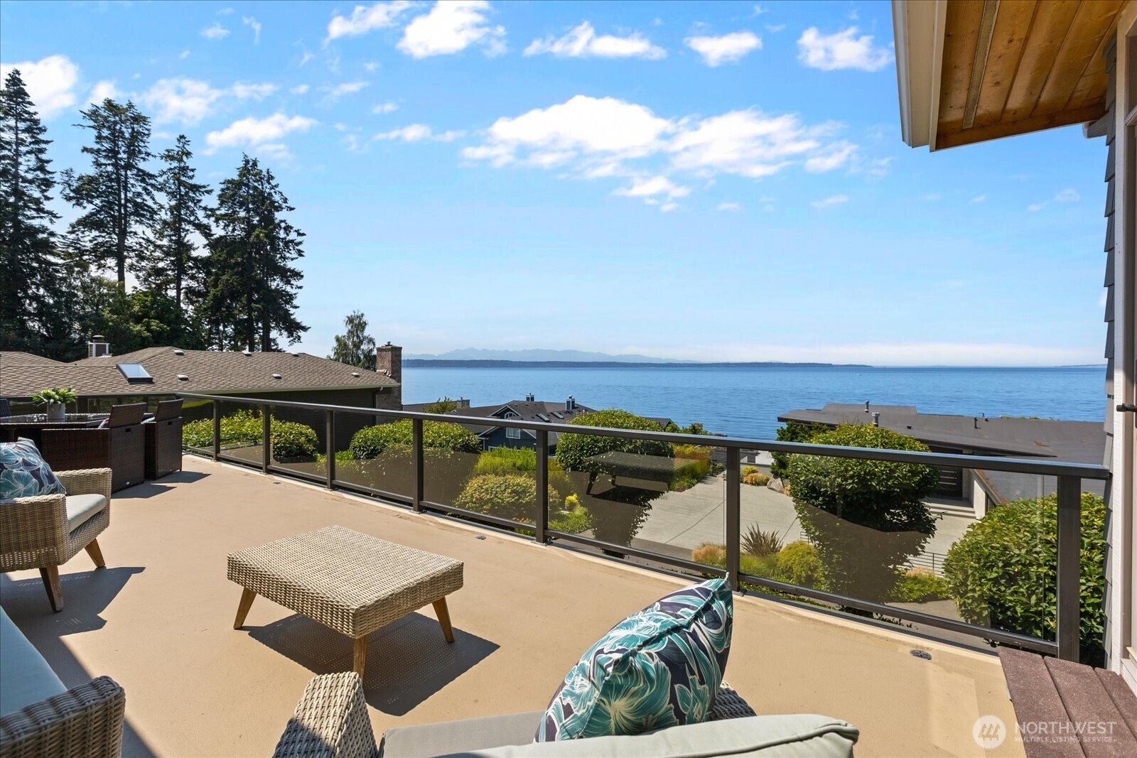 18608 Sound View Place Edmonds, WA 98020 - Photo 36 of 40