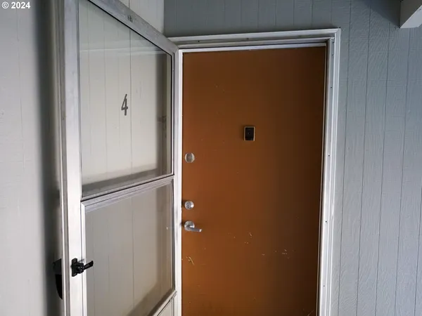 $139,900 | 2700 Southeast 138th Avenue, Unit 4, Portland, OR 97236