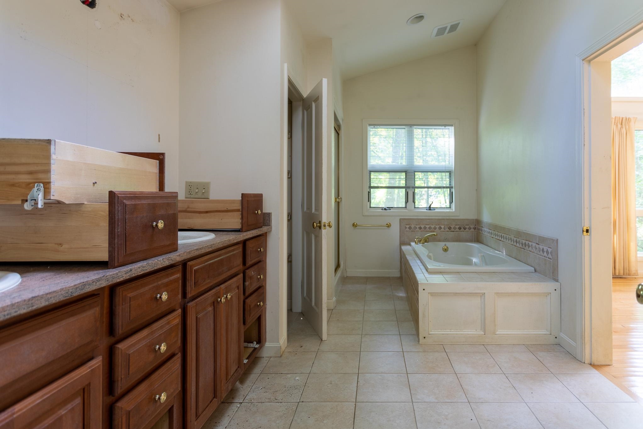 90 Locke Road Rye, NH 03870 - Photo 18 of 33