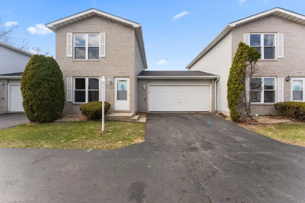 $285,000 | 1009 Windsor Lane, Dyer, IN 46311