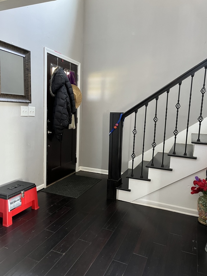 67 North 37th Road Mendota, IL 61342 - Photo 3 of 19 a hallway with table and chairs