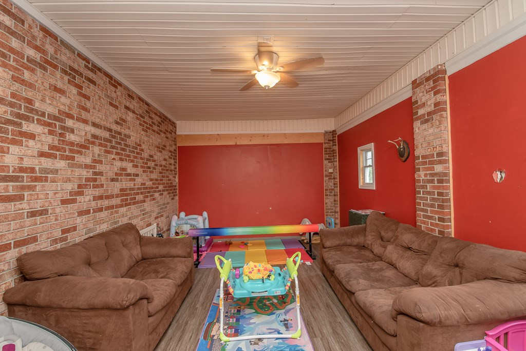 192 Marcia Street Williston, SC 29853 - Photo 10 of 32