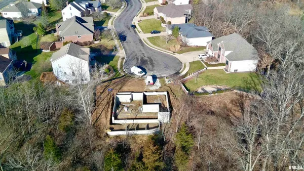 $865,000 | 4100 Vistaridge Court, Peoria, IL 61615