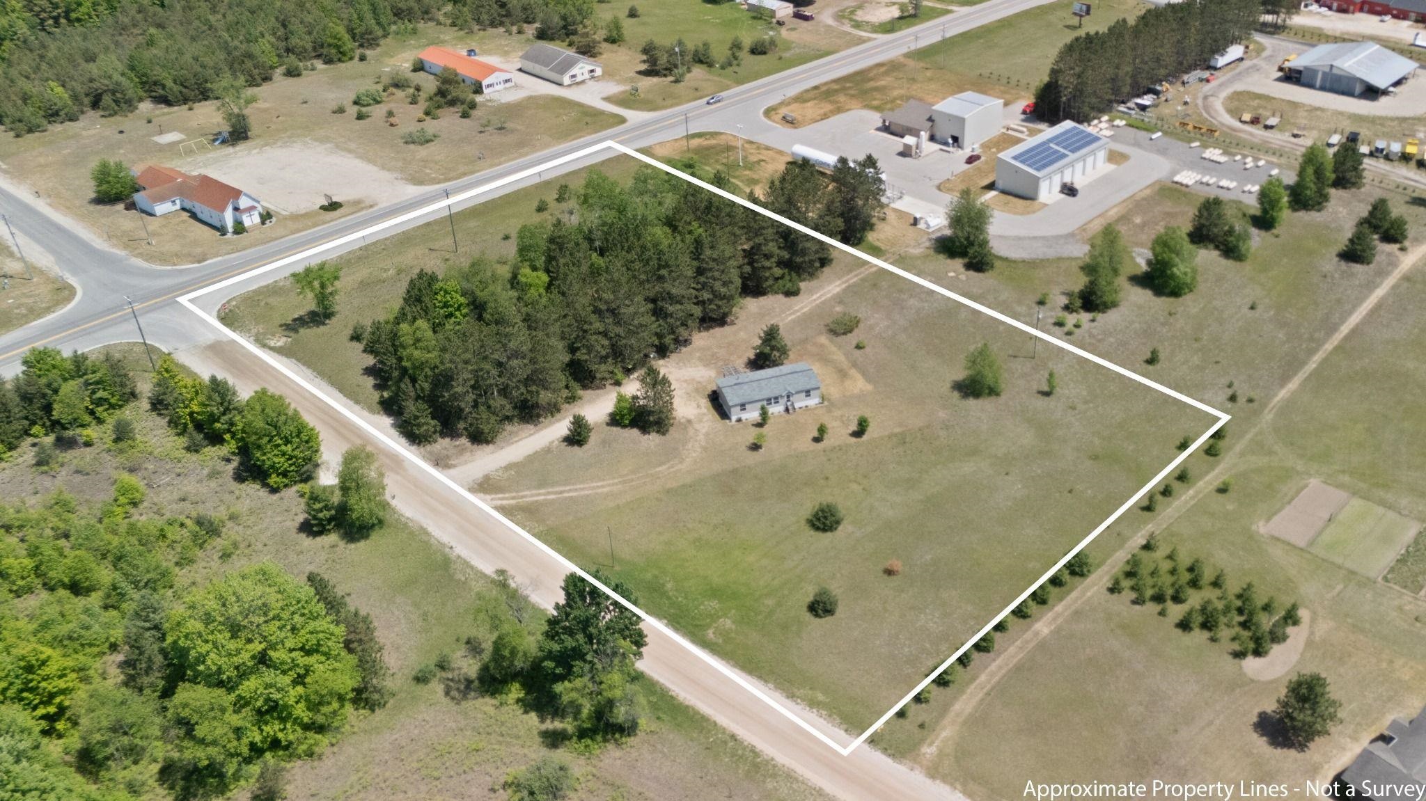 1949 North Lamb Road Interlochen, MI 49643 - Photo 2 of 27 1947184-90c3a0f3-c3ec-4b02-b55f-86462b9b18ba.JPG