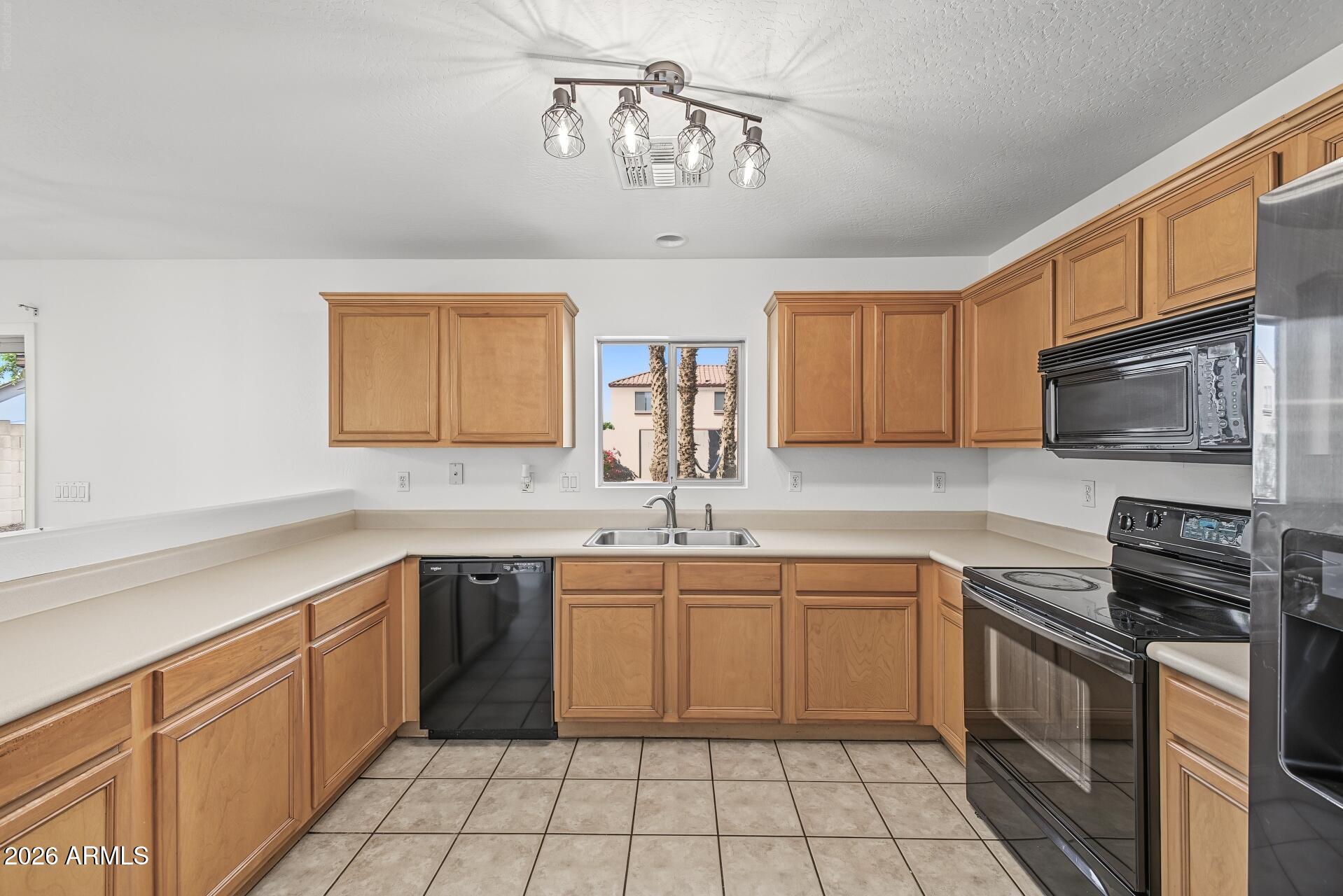 17820 West Boca Raton Road Surprise, AZ 85388 - Photo 11 of 37 17-Boca Raton