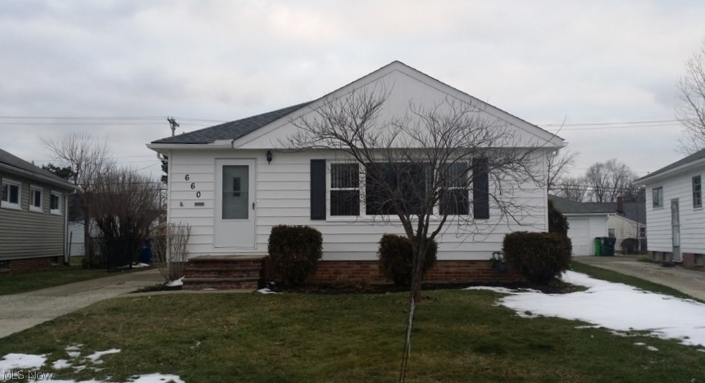 660 Glenhurst Road Willowick, OH 44095 - Photo 2 of 25