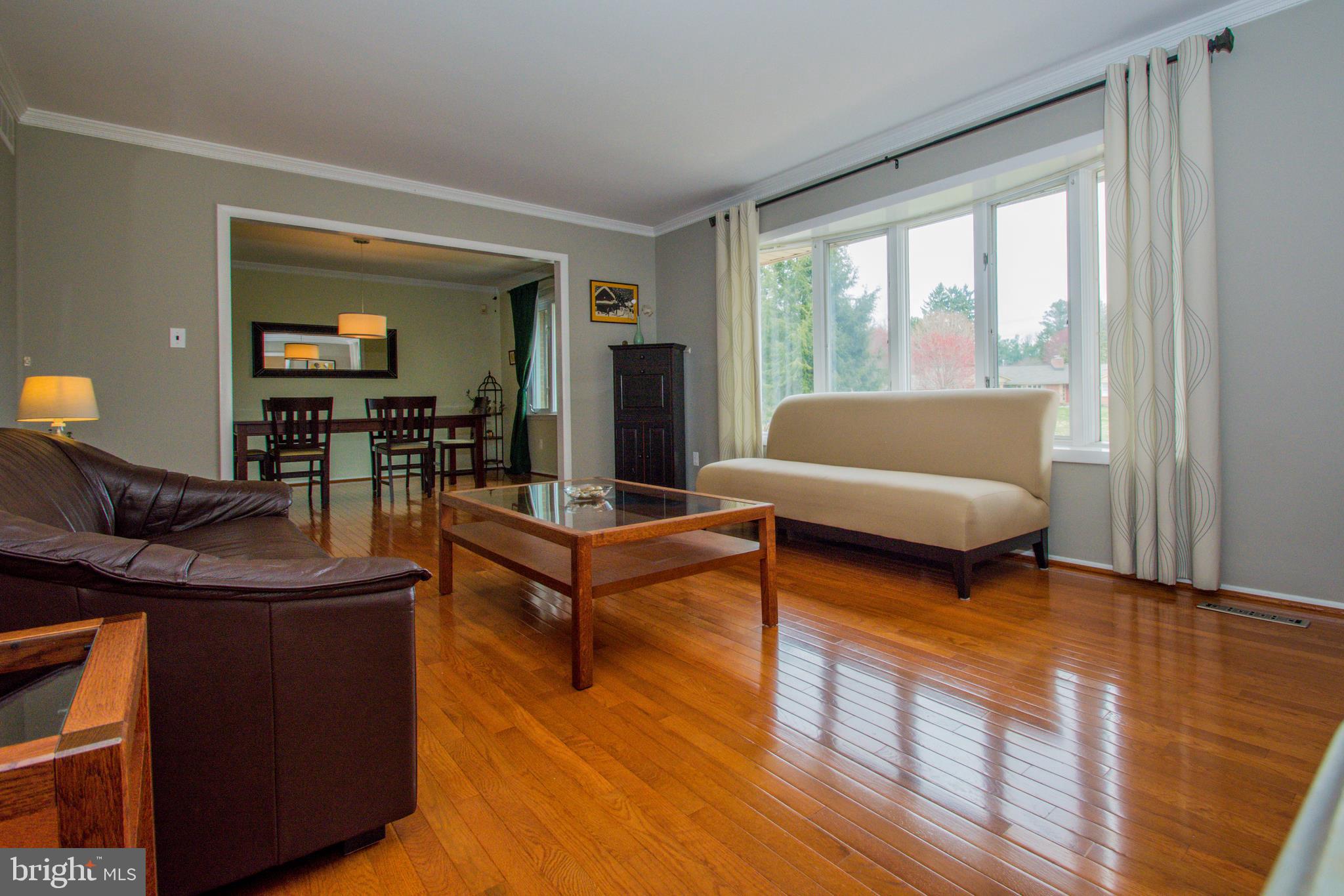 4018 Crescent Road Ellicott City, MD 21042 - Photo 5 of 64