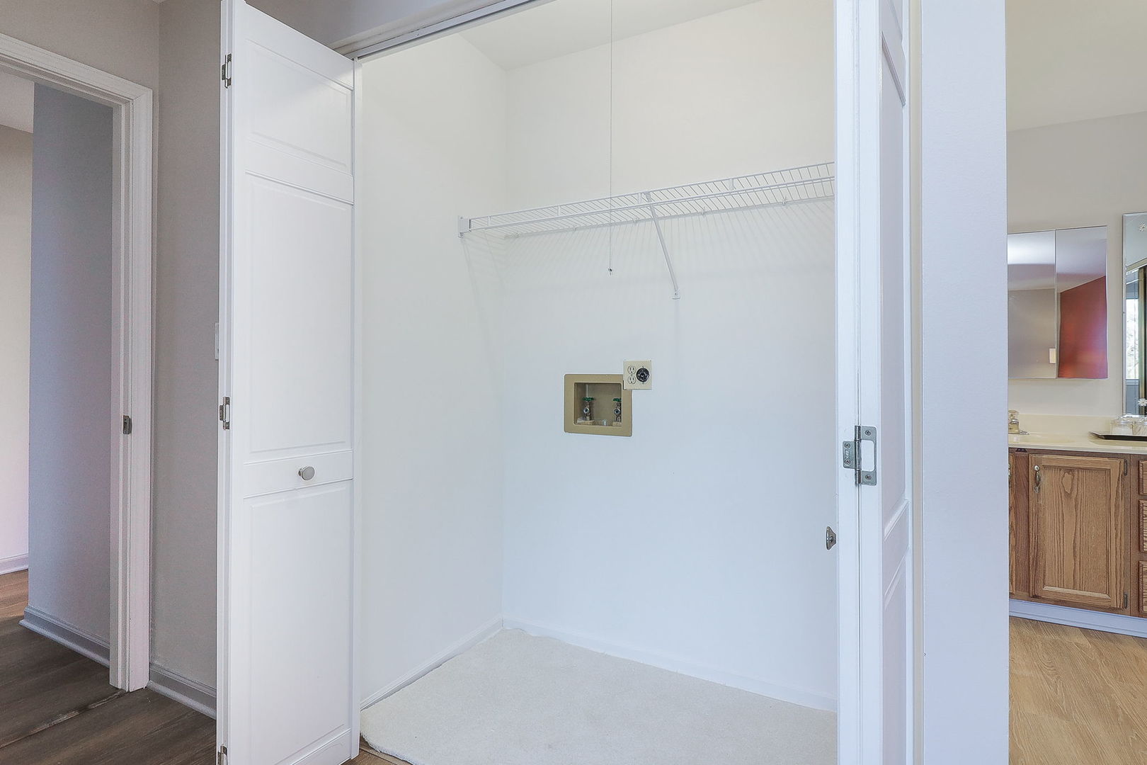 440 Raintree Court, Unit 2D Glen Ellyn, IL 60137 - Photo 12 of 23 a view of bathroom with shower