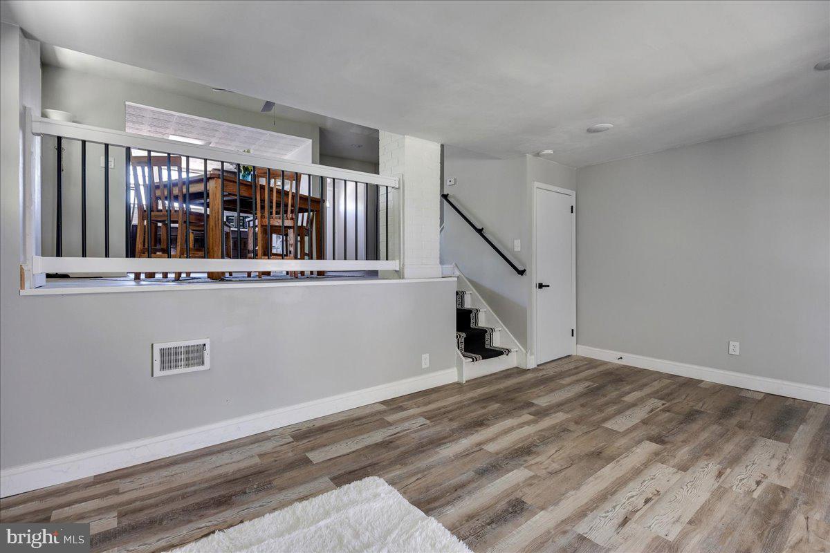 3720 Academy Road Philadelphia, PA 19154 - Photo 10 of 33 Living Room
