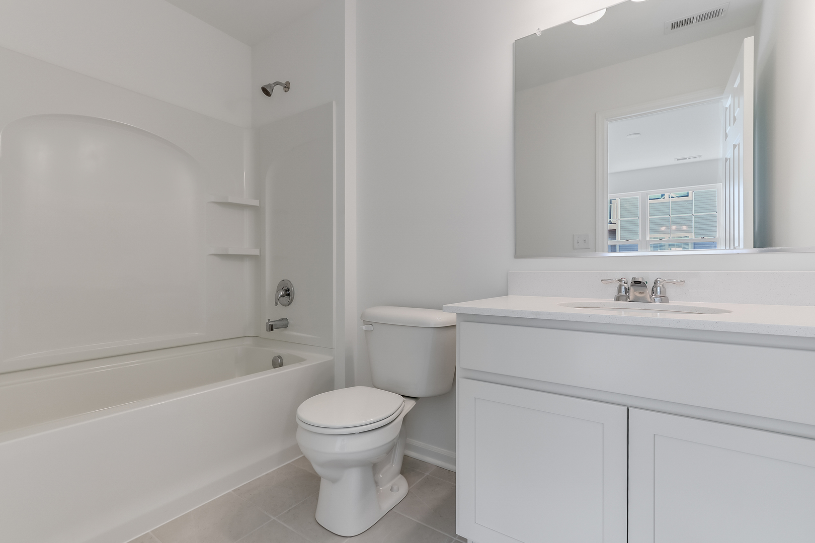 460 Comstock Road South Elgin, IL 60177 - Photo 27 of 31 a bathroom with a sink toilet and shower