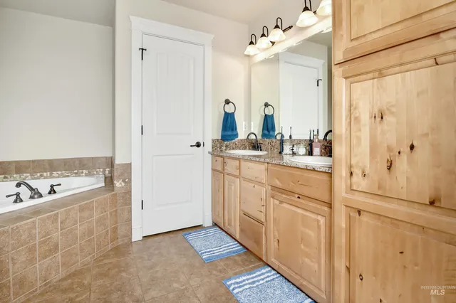 $665,000 | 4309 North Heritage Wood Way, Meridian, ID 83646