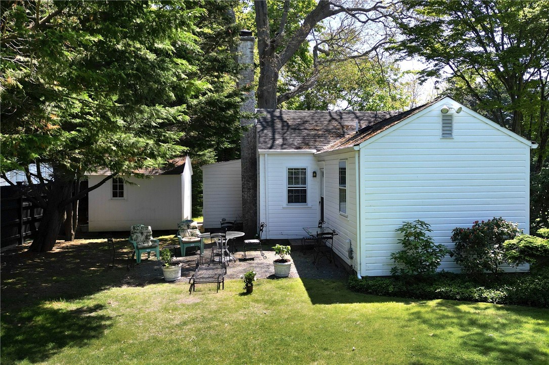 18 Ledge Road Newport, RI 02840 - Photo 28 of 32 Guest Cottage Patio