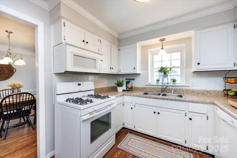 $250,000 | 1708 Roxborough Road, Unit H, Charlotte, NC 28211