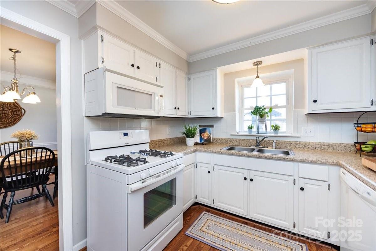 1708 Roxborough Road, Unit H Charlotte, NC 28211 - Photo 11 of 34