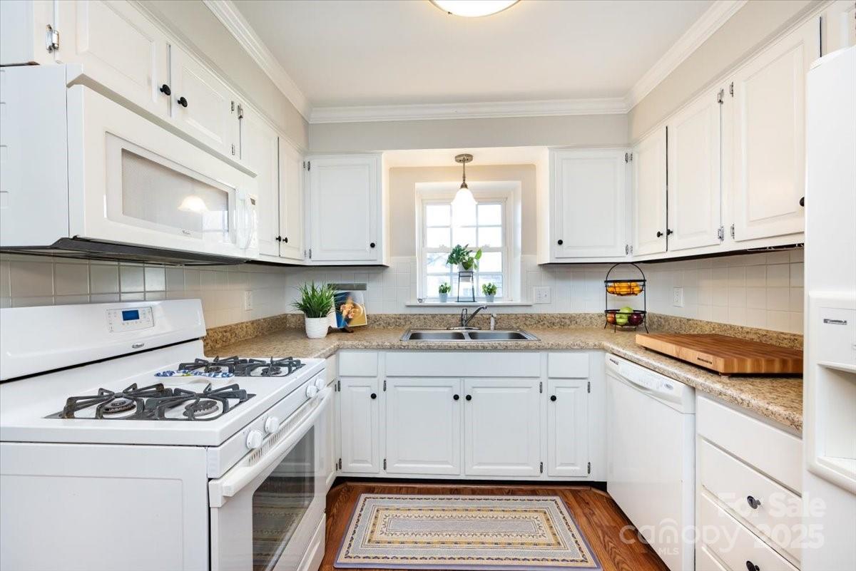 1708 Roxborough Road, Unit H Charlotte, NC 28211 - Photo 12 of 34