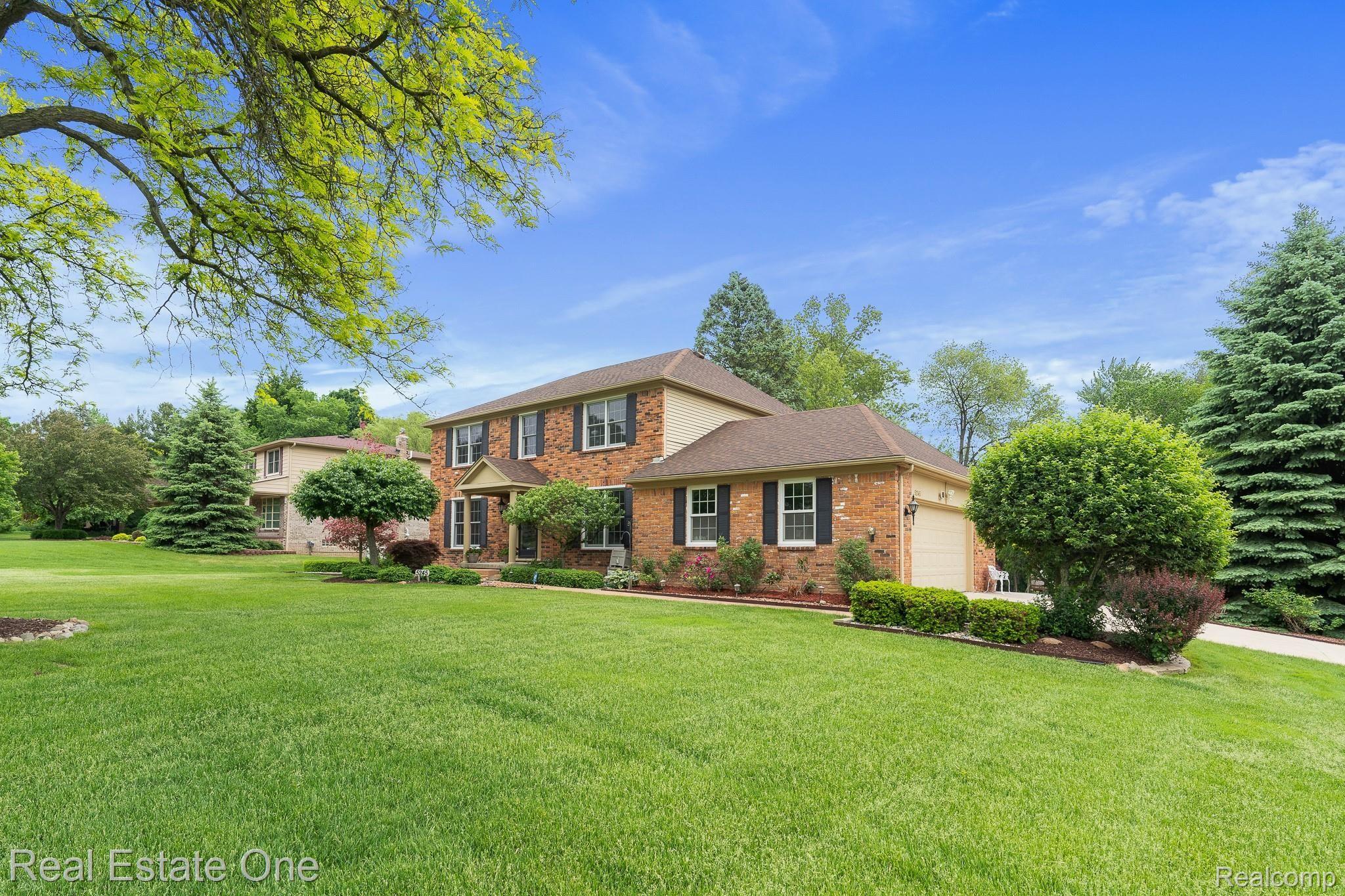 5245 Aintree Road Rochester, MI 48306 - Photo 2 of 42 5245 Aintree MLS-W005.jpg